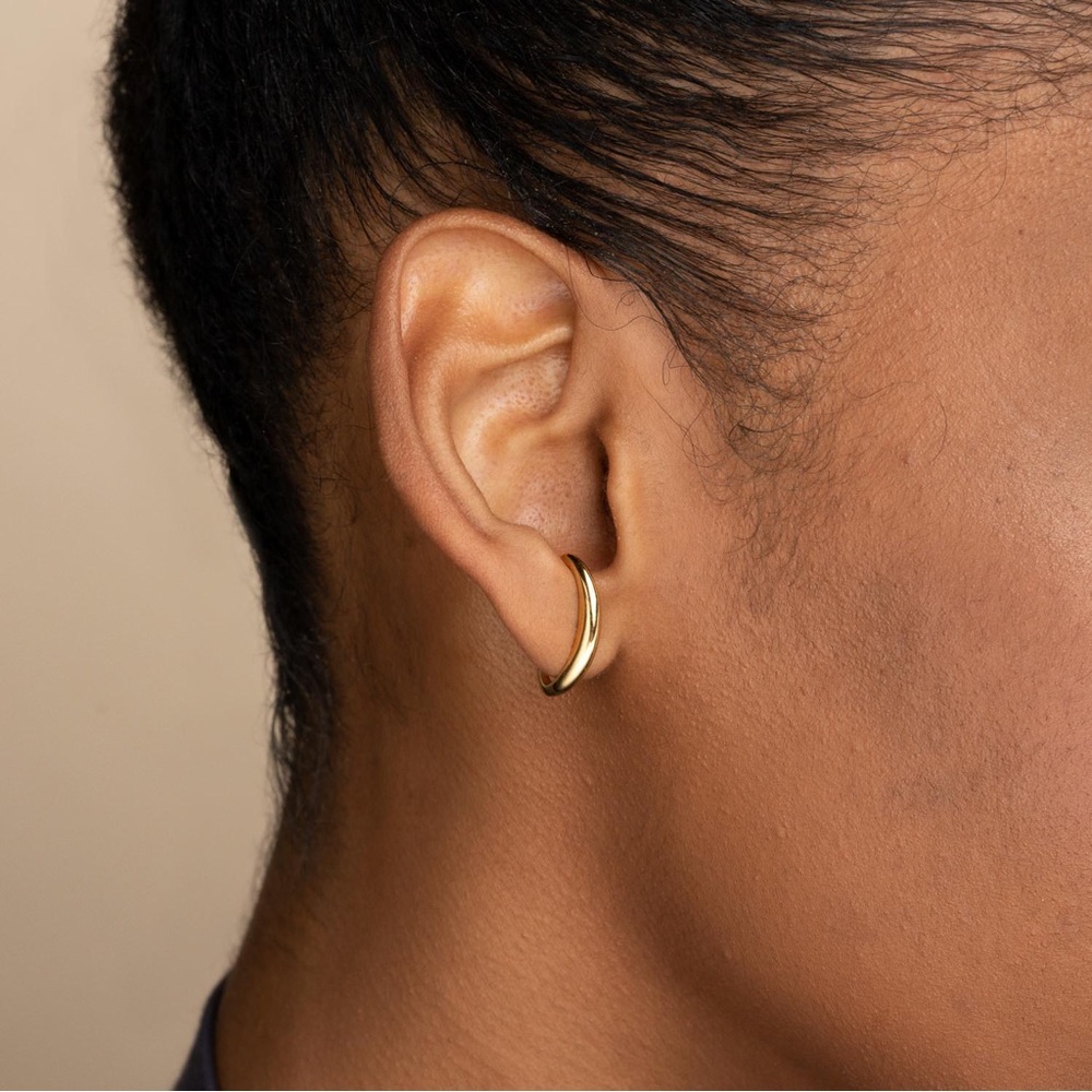 Discontinued: Mejuri Single Bold Hook Stud